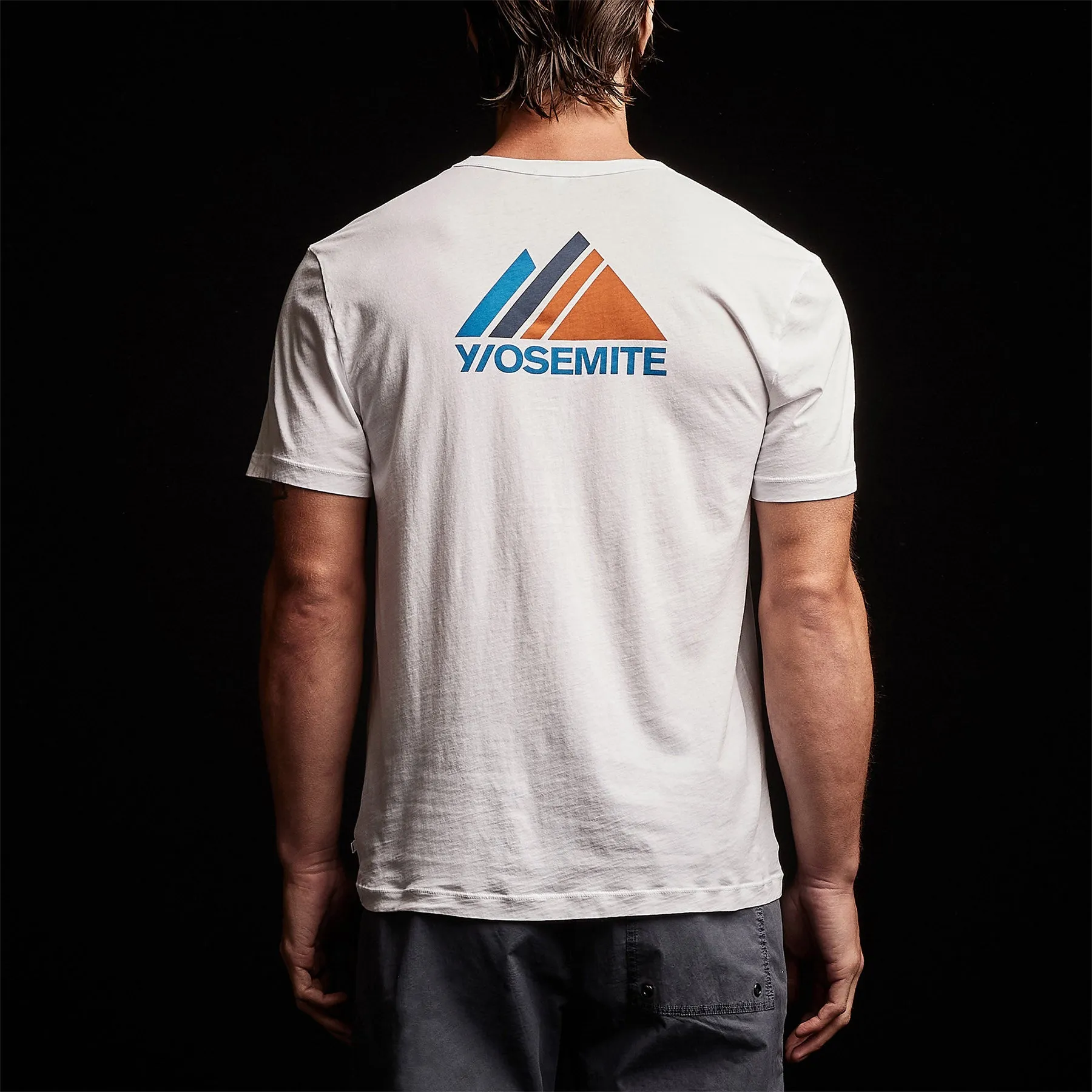 Mountain Graphic Crew - White