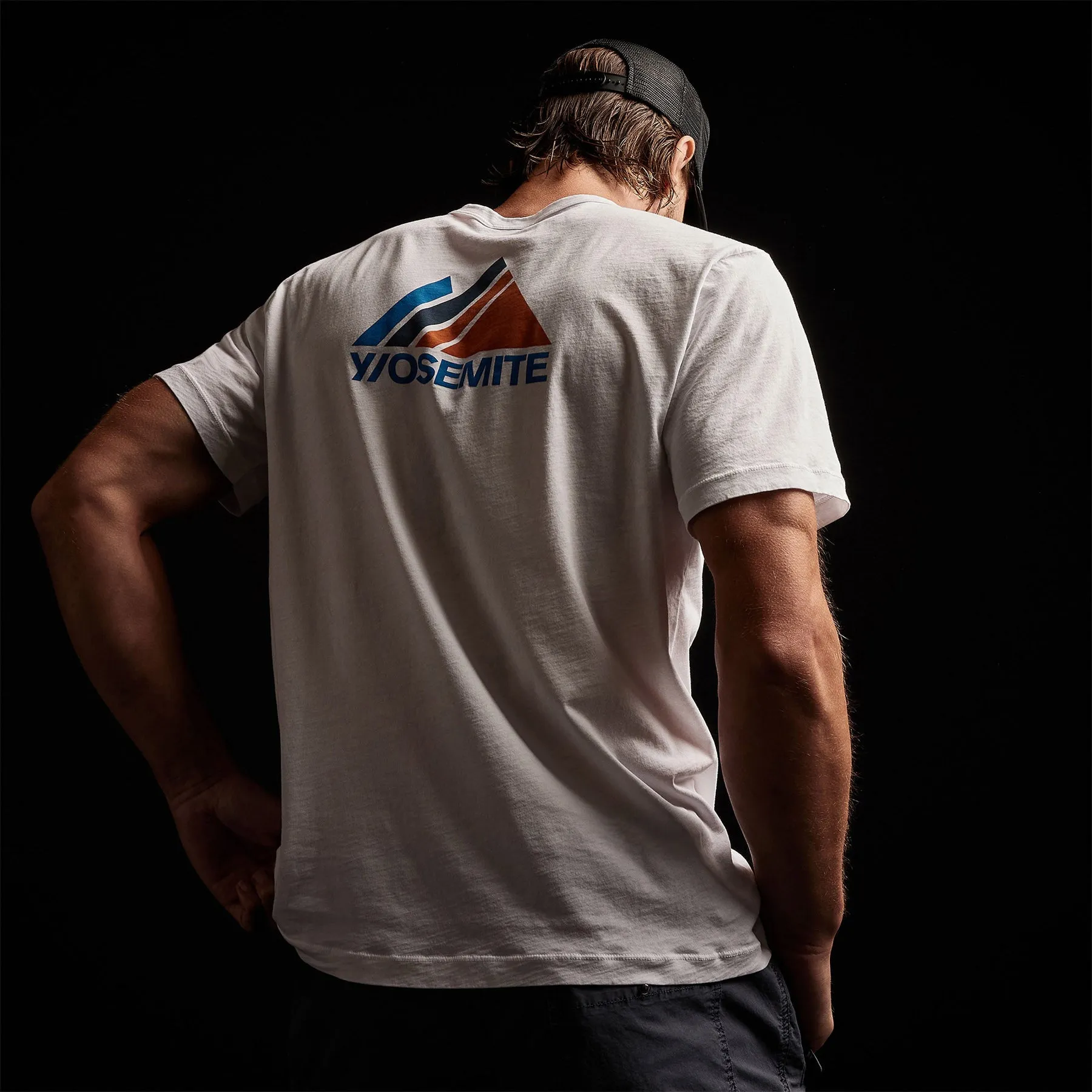 Mountain Graphic Crew - White