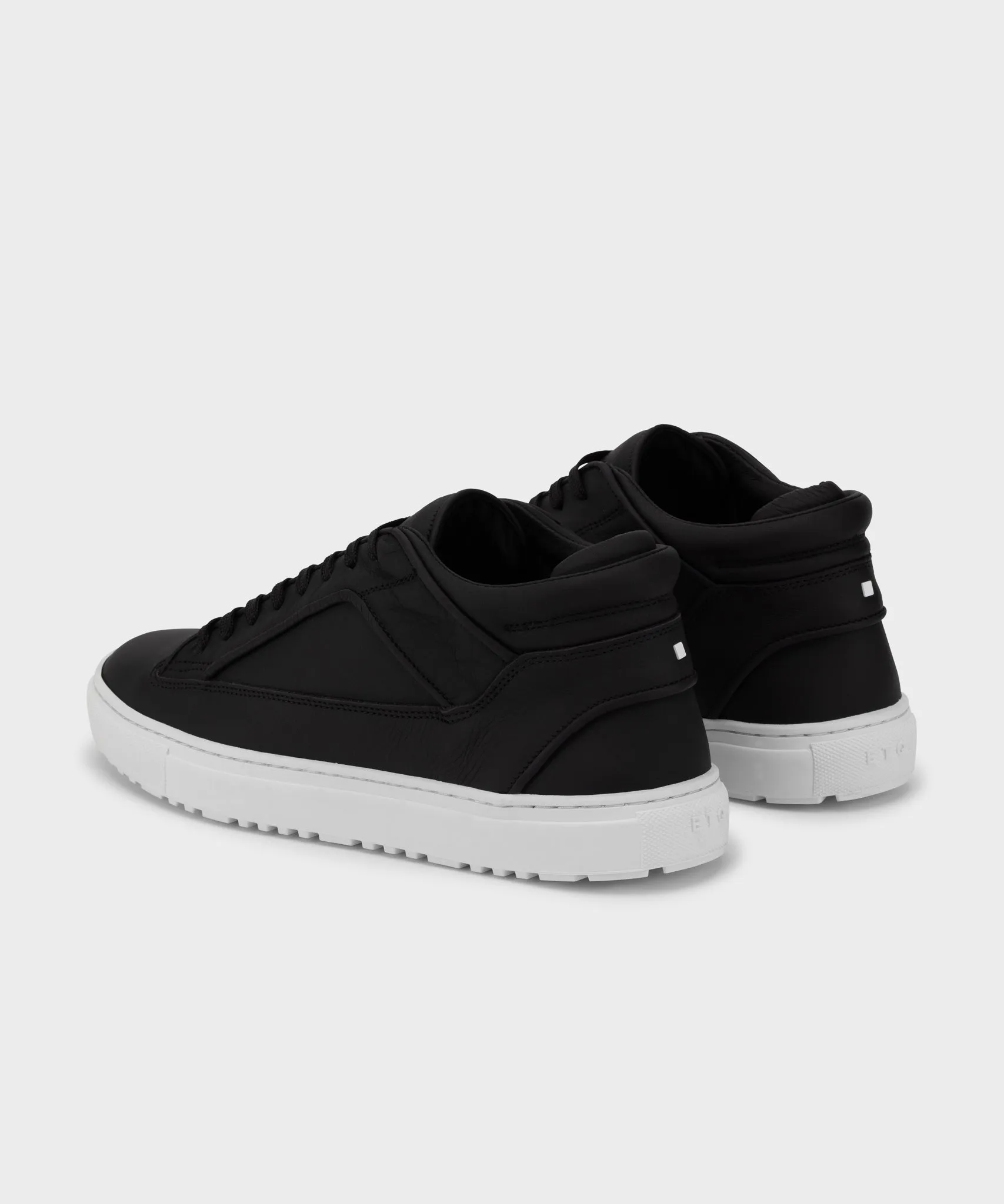 MT 02 Rugged Jet Black