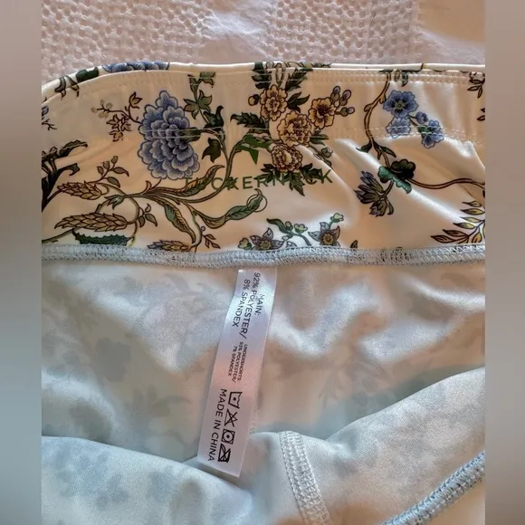 New Tuckernuck Sport Light Blue Wildflower Jane Tennis Short - Small