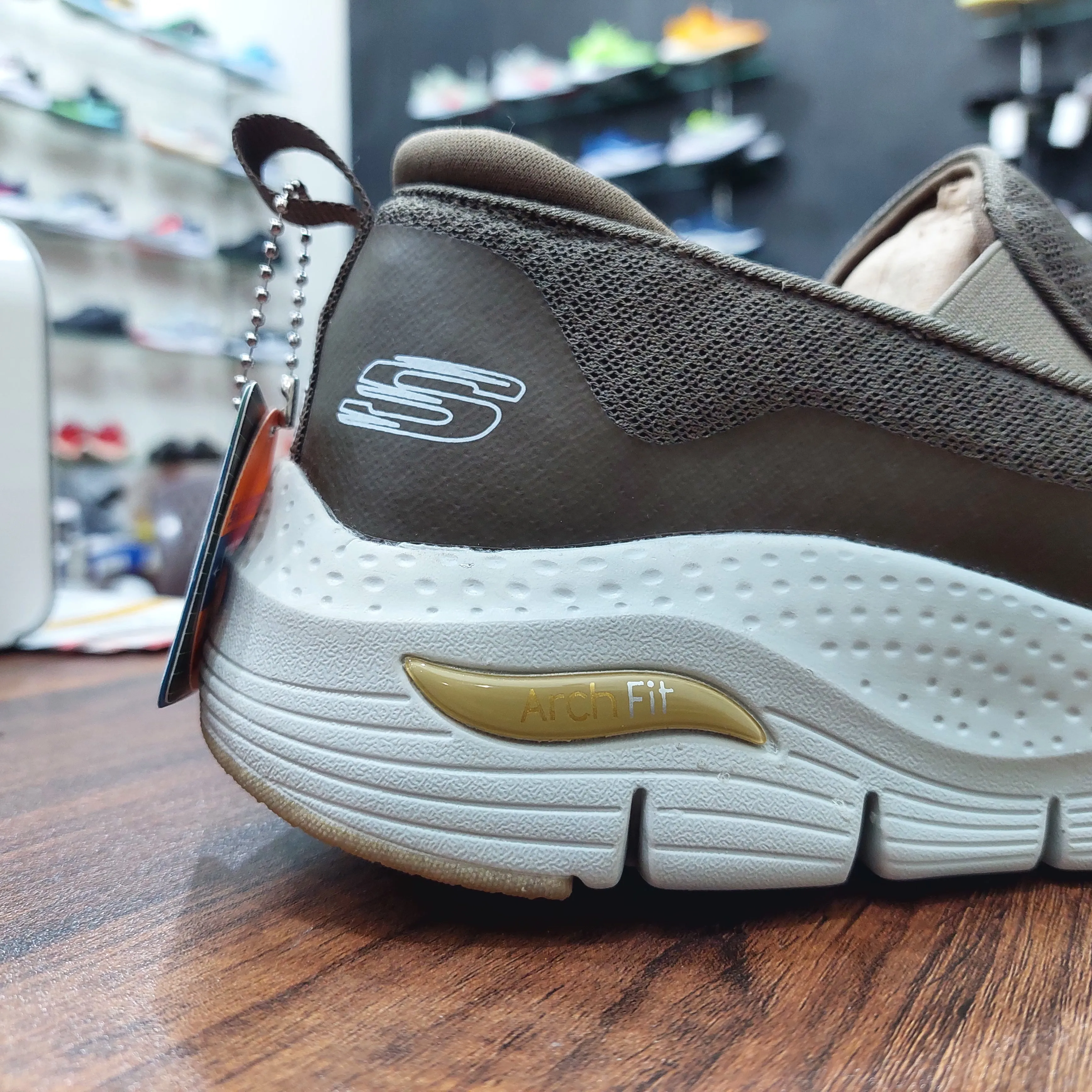 Sketcher Arch Fit Banlin "Taupe"