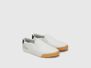 Solid Pattern Slip-On Shoes