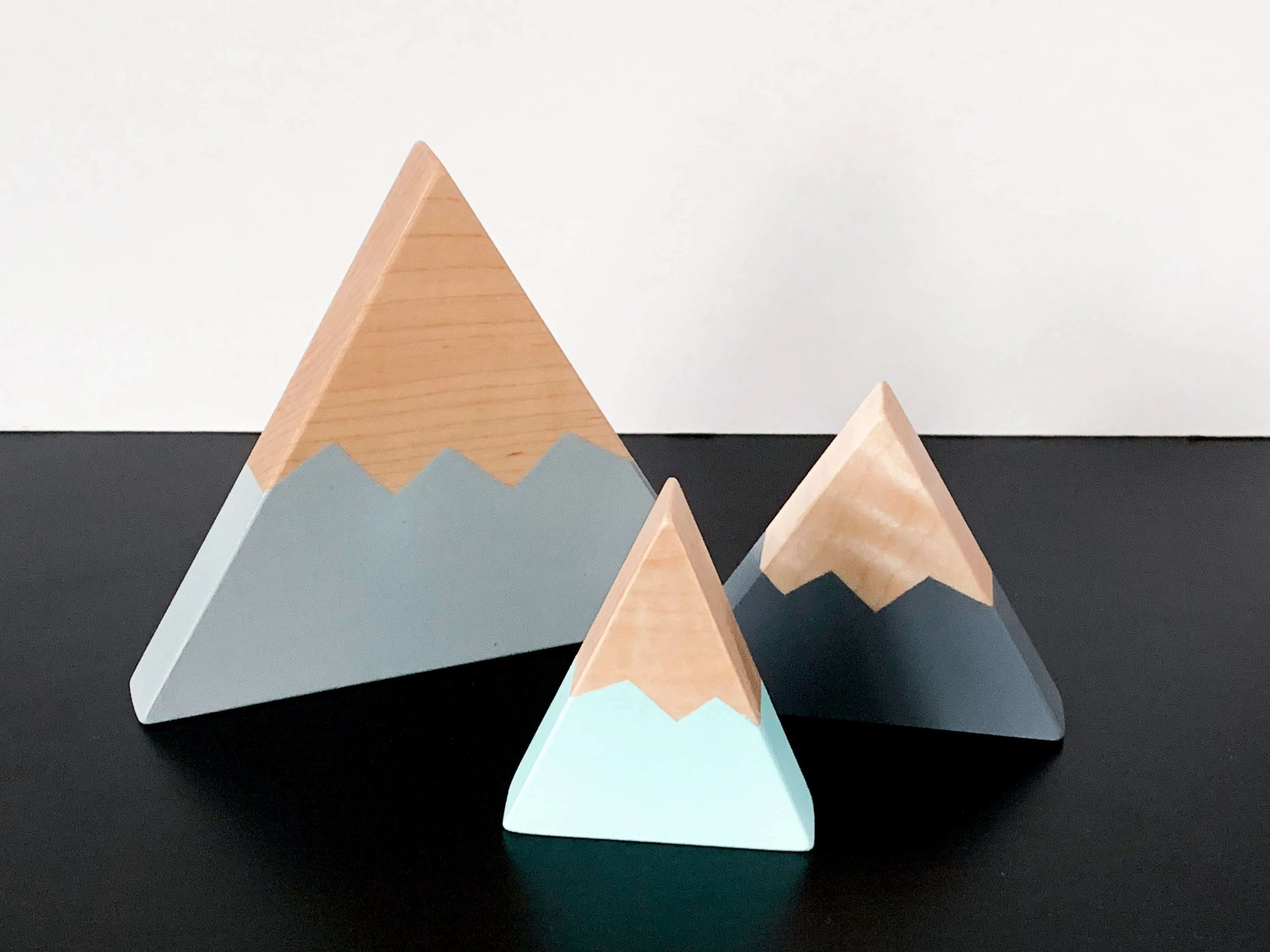 Wooden Mountain - Light Gray